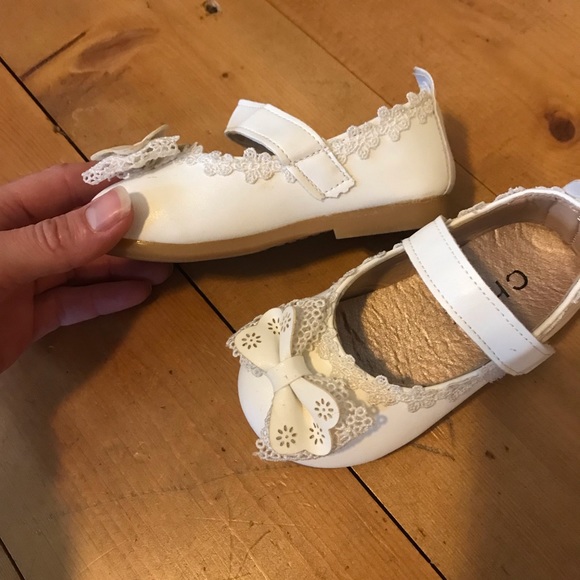 6T off white Mary Janes - Picture 5 of 10